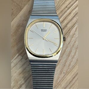 Seiko Men's Watch Rare Vintage Gold Plated Bezel Stainless
Adjustable Bracelet